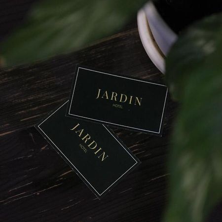 Jardin Hotell Aqtöbe Exteriör bild